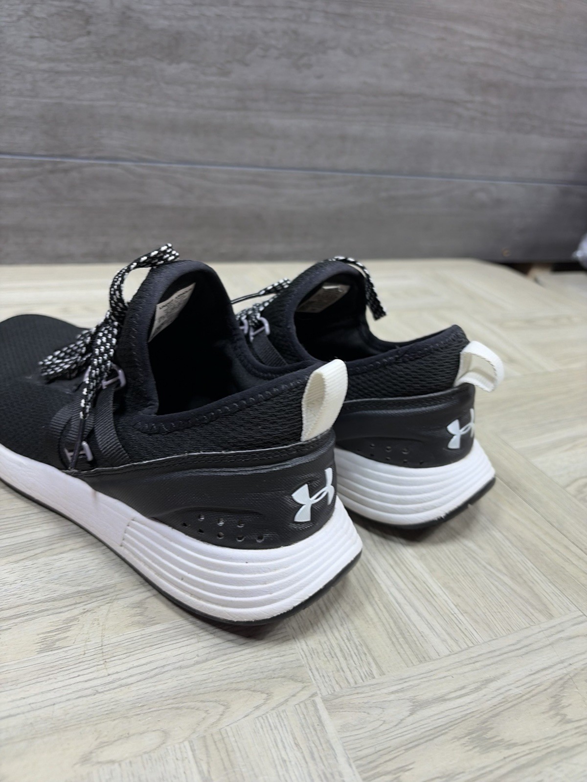 Under Armour Breathe Lace Women's Black Mesh Trainers US 6 Running 3021336 thumbnail 10