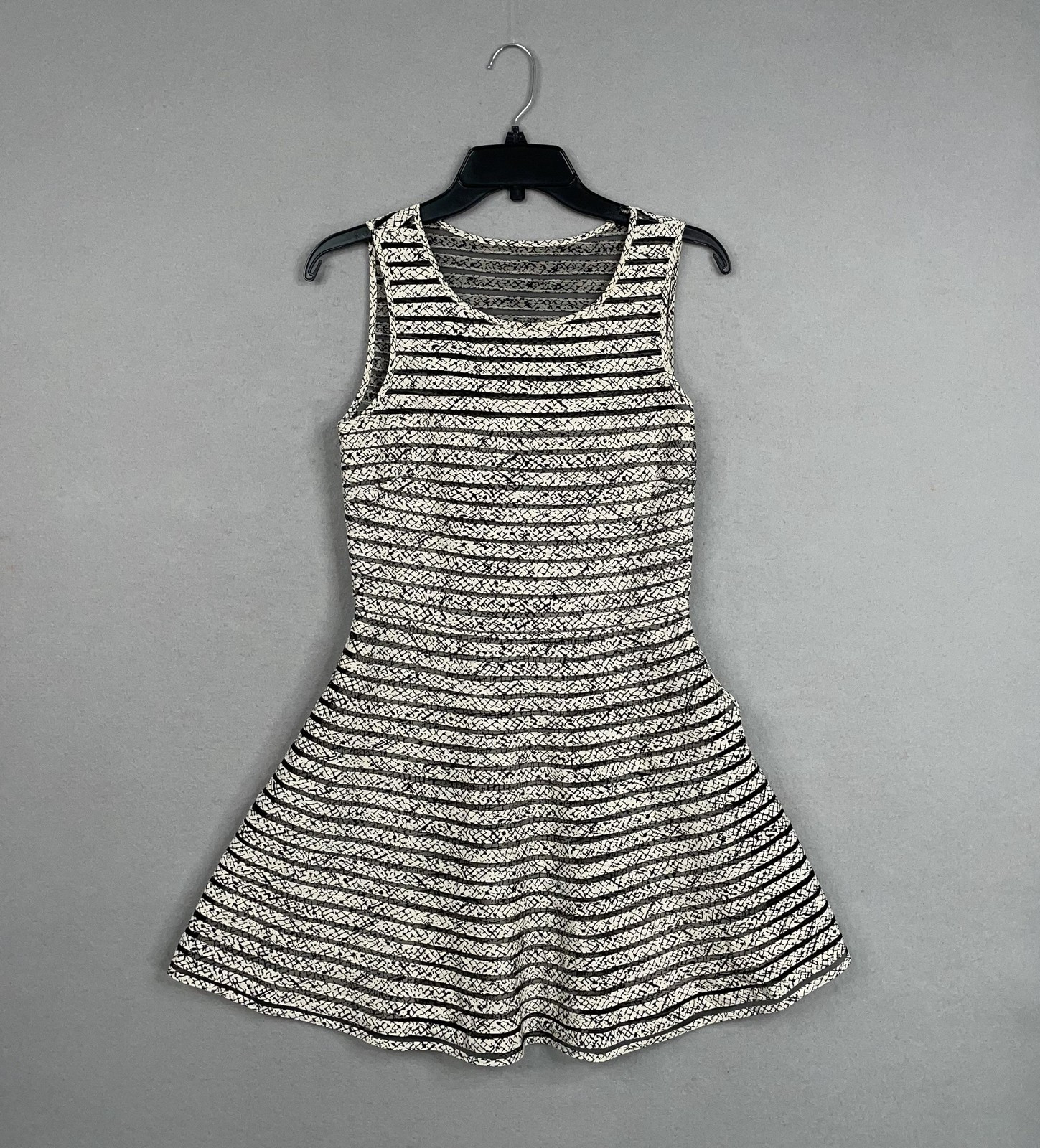 Parker Dress Womens Small Black White Silk Fit Flare Sleeveless Mini Party NYE
