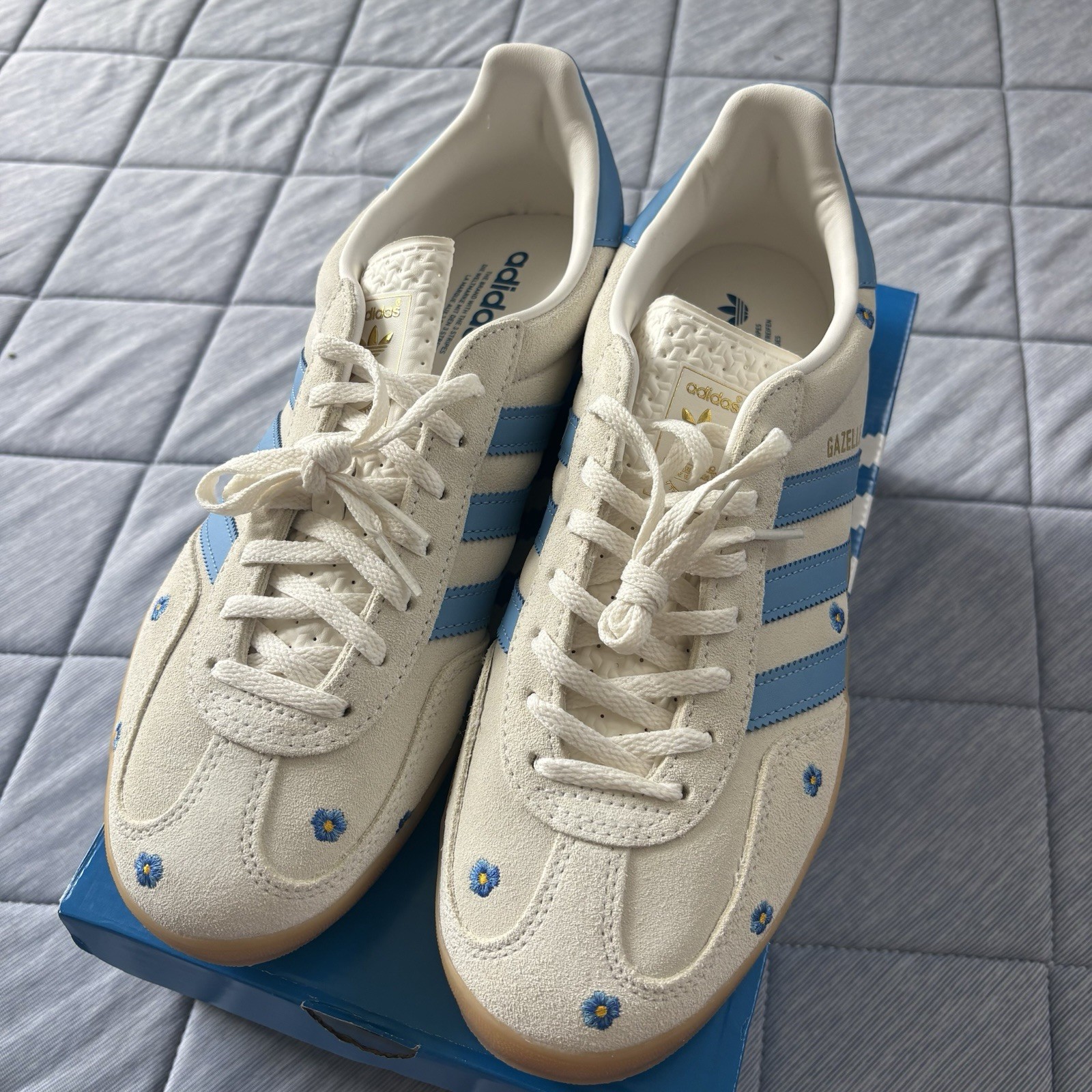 Size 11 - adidas Gazelle Indoor Light Blue Floral Embroidery