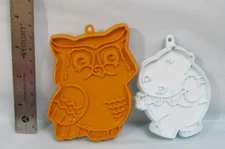 Vintage Hallmark 2.5" Happy Hippo/3" Owl Plastic Cookie Cutter set