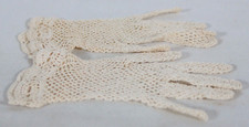 CROCHET PAIR OF GIRL'S IVORY COLORED ONE-SIZE GLOVES 6" LONG / 2 .5" WIDE NEW