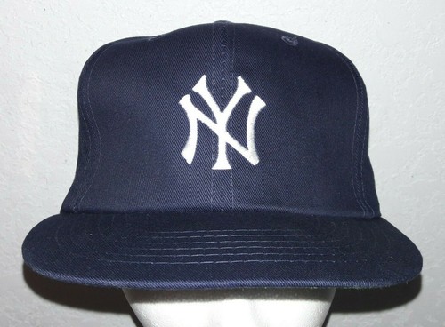 YUPOONG NEW YORK YANKEES SNAPBACK HAT 
