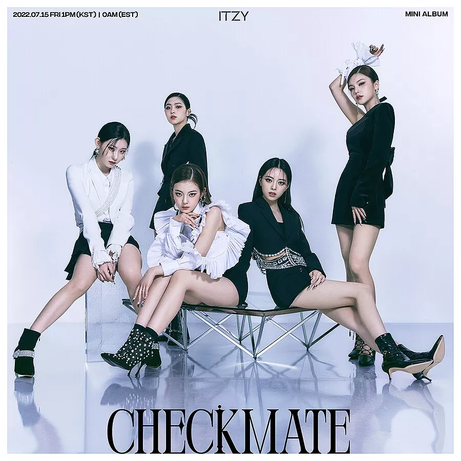 ITZY - ITZY - [CHECKMATE] (STANDARD EDITION - YEJI Ver.) Photobook