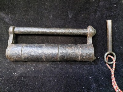 Alt Vintage Handgeschmiedet Eisen Vorhängeschloss &key ,Zylinderform .historical