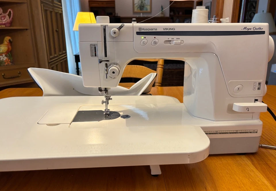 Husqvarna Viking Mega Quilter máquina de coser de alta velocidad Foto 2 de 4