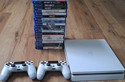 Sony PlayStation 4 Slim Weiß 1TB Heimkonsole PAL CUH-2016B + 2 Controller