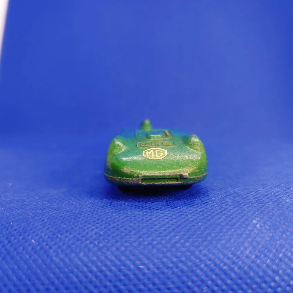 Dinky 23p Gardner’s MG Record Car 1945-48, Excellent Decals, Flat Tyres  - Image 3 of 4