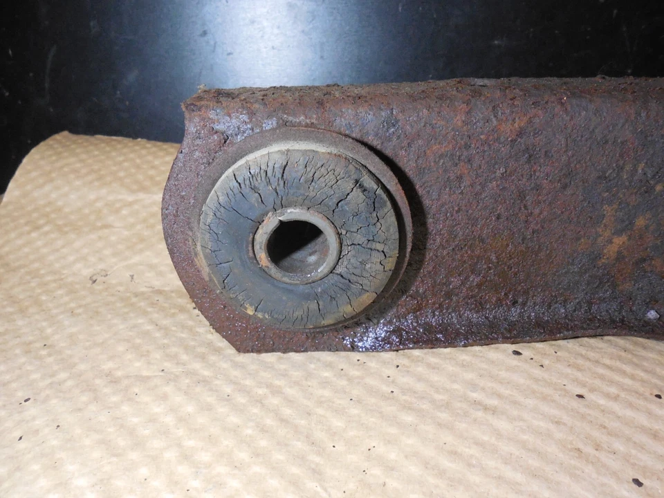 Brazo de control superior trasero derecho pasajero 87-92 Cadillac Brougham Caprice Foto 3 de 4