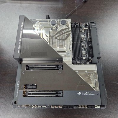 ASUS ROG Maximus Z690 Extreme Glacial MB mit Intel Core i7-13700K CPU getestet