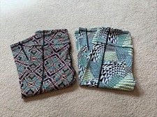 Victoria  s Secret VSX Sport Cropped Legging Lot Women  s Size Small Geometric