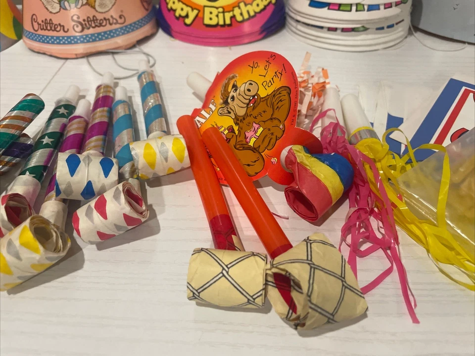 Raro De Colección Libra Cachorros Fiesta de Cumpleaños Sombreros Mickey Mouse Critter Sitters Muppets Foto 2 de 4