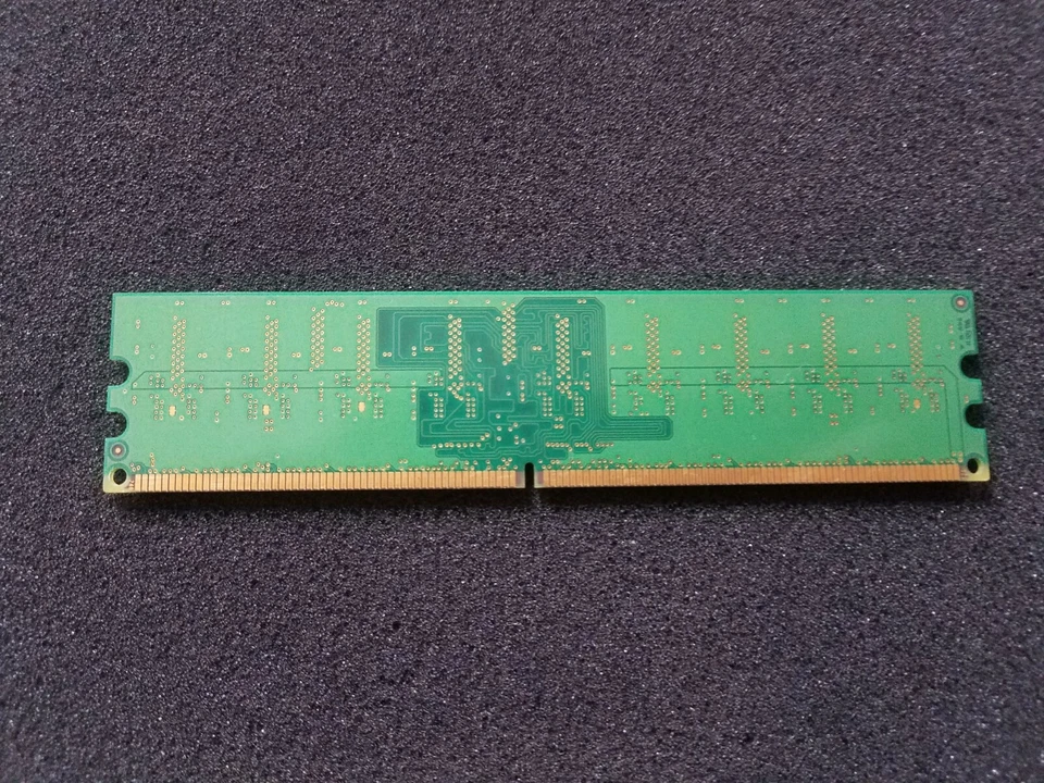 Samsung 512MB , DDR2 , 240 PIN , PC-3200U ( P/N: M378T6553BZ3-CCC ) - Image 2 of 3