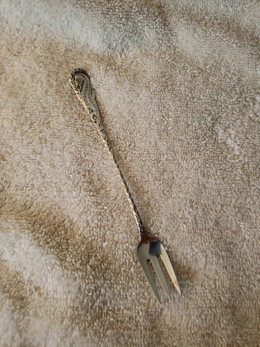 TOWLE Seahorse #17 Aesthetic sterling SEAFOOD COCKTAIL FORK P Back Mono 5 7/8"