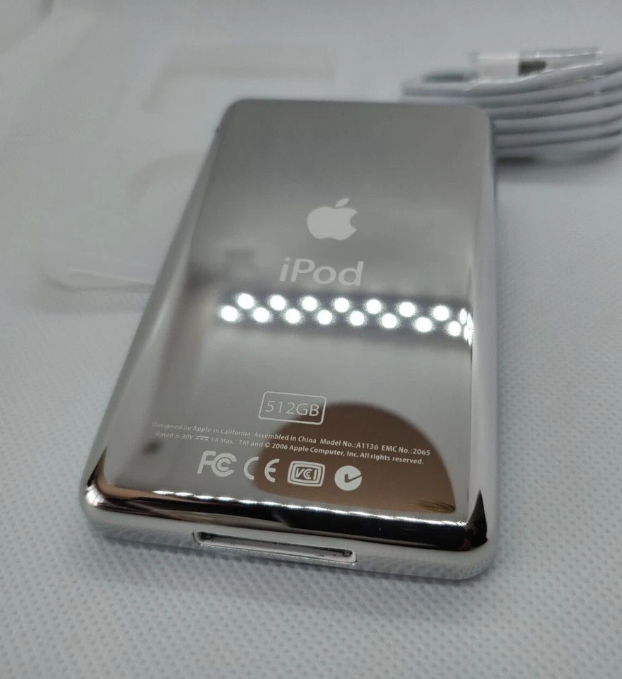 Apple iPod Classic - 5th gen, clear+black (refurb, 3000mah battery, Wolfson DAC) - Image 4 of 4