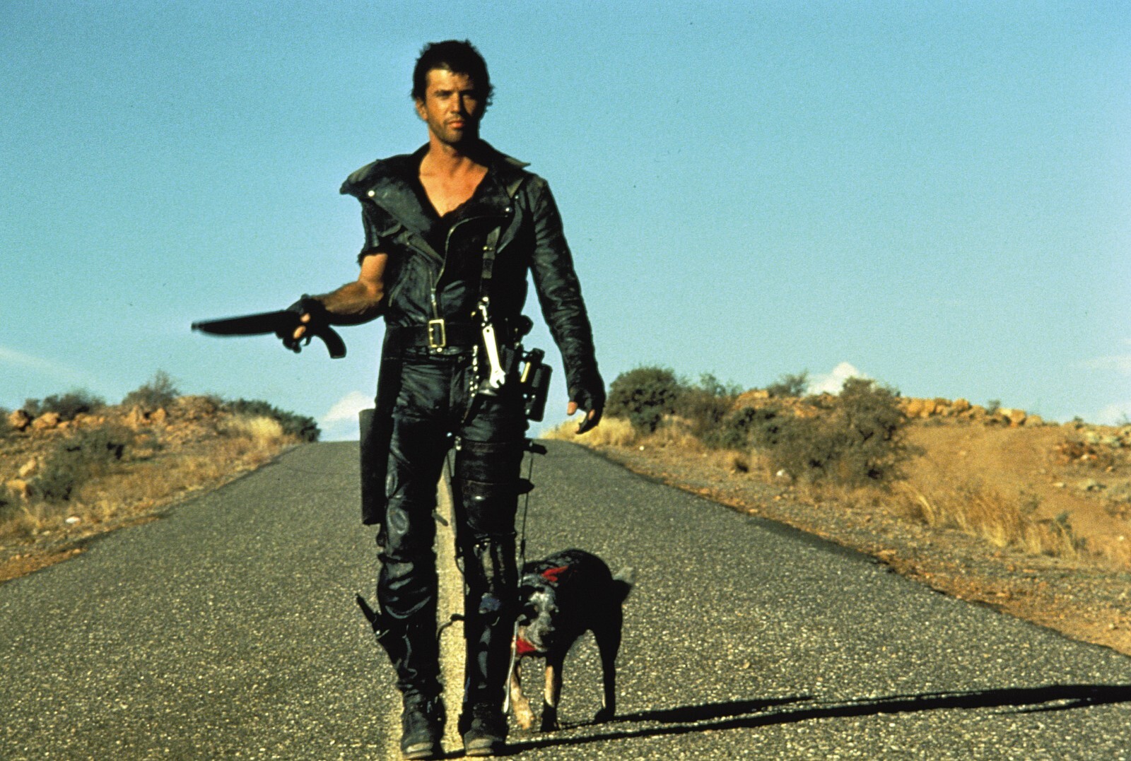 MEL GIBSON MAD MAX THE ROAD WARRIOR 8X10 PHOTO #Z2451 – Badagoni