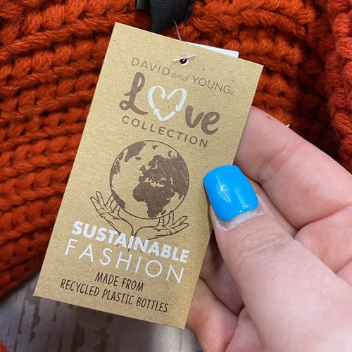 David and Young Knitted Winter Scarf Wrap Warm Sustainable Fashion Rust Color - Picture 5 of 6
