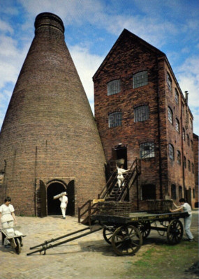 Postkarte Ofen Keramik Coalport China Werke Hof Ziegel Eisenbrücke Schlucht Museum