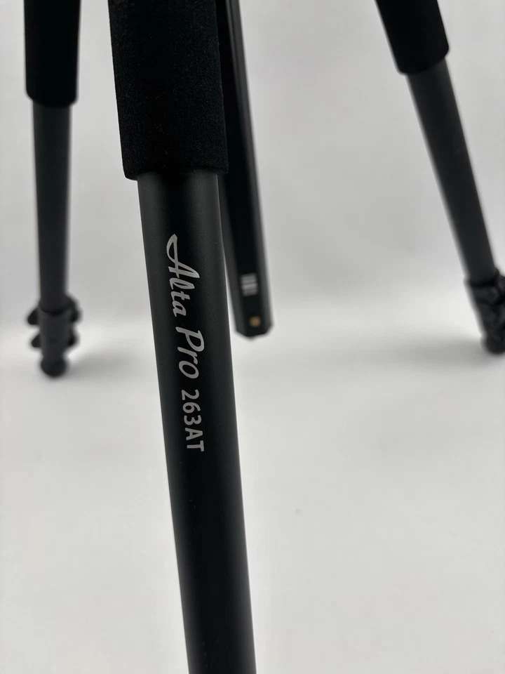 Vanguard Alta Pro 263AT Aluminum Alloy Tripod + INNOREL N52 Ball Head - Image 2 of 4