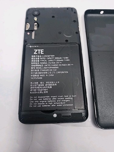 Smartphone Android ZTE Blade Vantage 2 Z3153V 16 GB 4G LTE nero - Foto 3 di 4