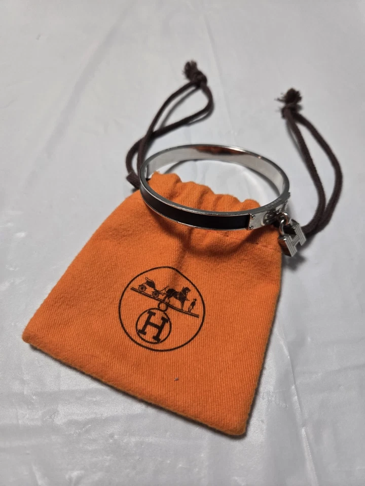 Brazalete para mujer HERMÈS esmalte negro 6,35 cm (2,5 pulgadas) tono plata Foto 3 de 4