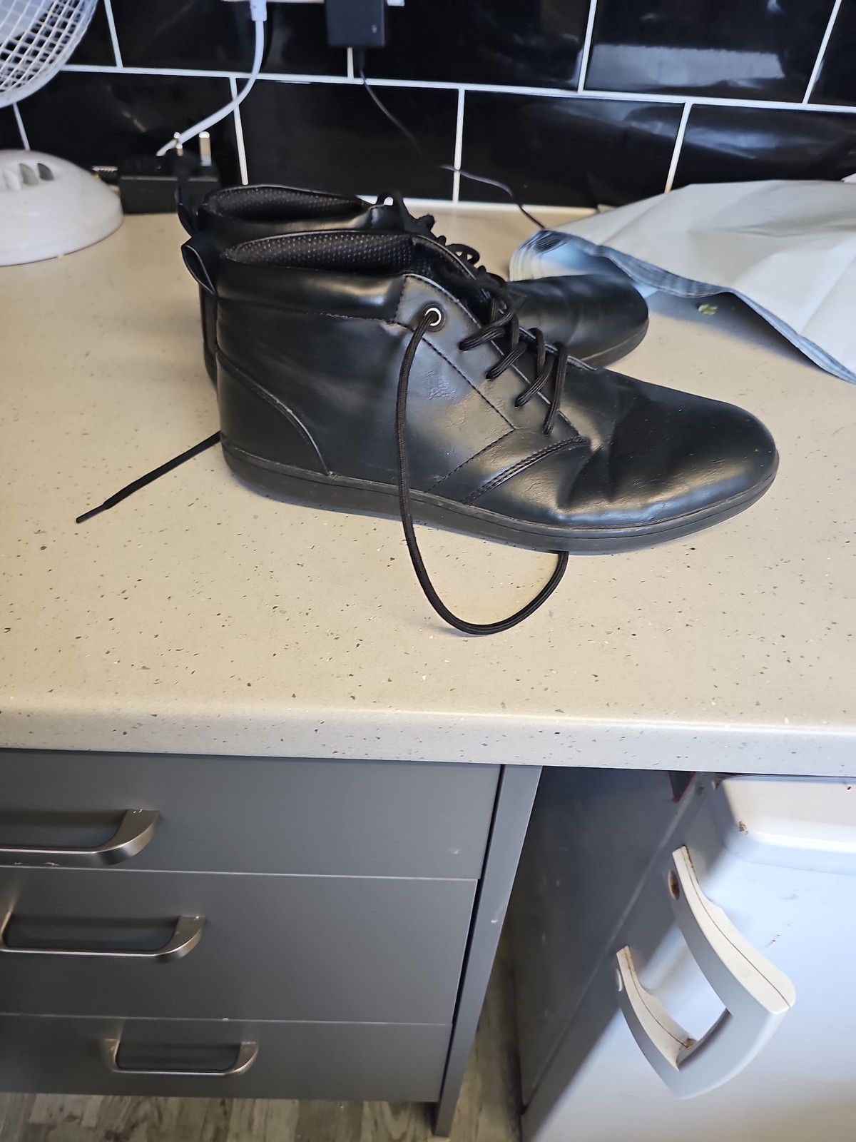 Lee Cooper Originals Finch 00 Black Mid-Top Sneakers size 10 EE978