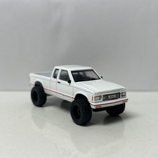 CUSTOM Greenlight 1/64 Lifted White 1991 GMC Sonoma ST