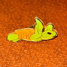 Vintage Beautiful Colorful Sea Turtle Enamel Hat Lapel Pin Green Goldtone 1.5''