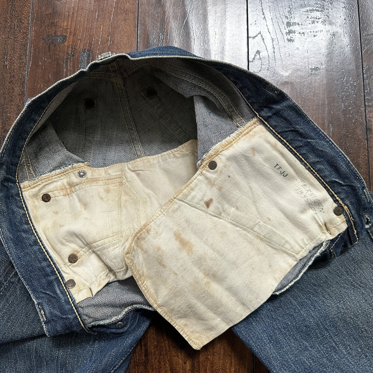 Vintage LEVIS 501XX Jeans Big E 1940s Denim Redline Selvedge Vintage LEVIS 501XX Jeans Big E 1940s Denim Redline Selvedge