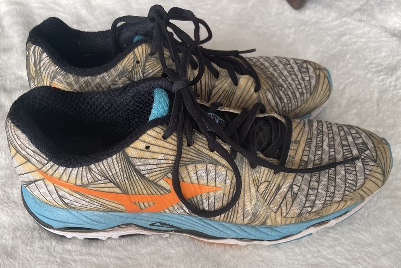 Mizuno Wave Paradox Women’s 11.5 Running Shoes Good Pre-Owned Condition 