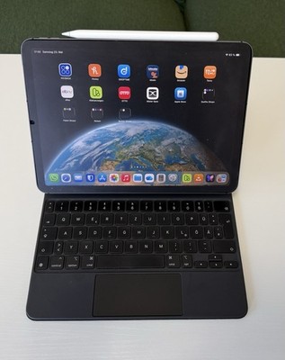 iPad Air 5th Generation 256GB WiFi Cellular Space Gray + Pencil & Keyboard