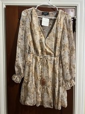 AaKaa Lightweight Tiered Cream Floral Babydoll Mini Dress Size Small Boho