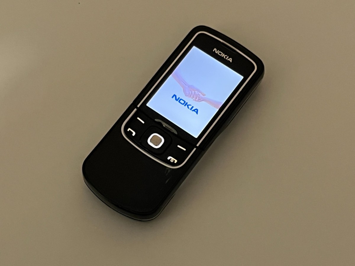 ノキア NOKIA　スライド式携帯電話『8600d』ドイツ製 純正バッテリー付 Nokia 8600 Luna Factory unlocked Black color made in Germany - No