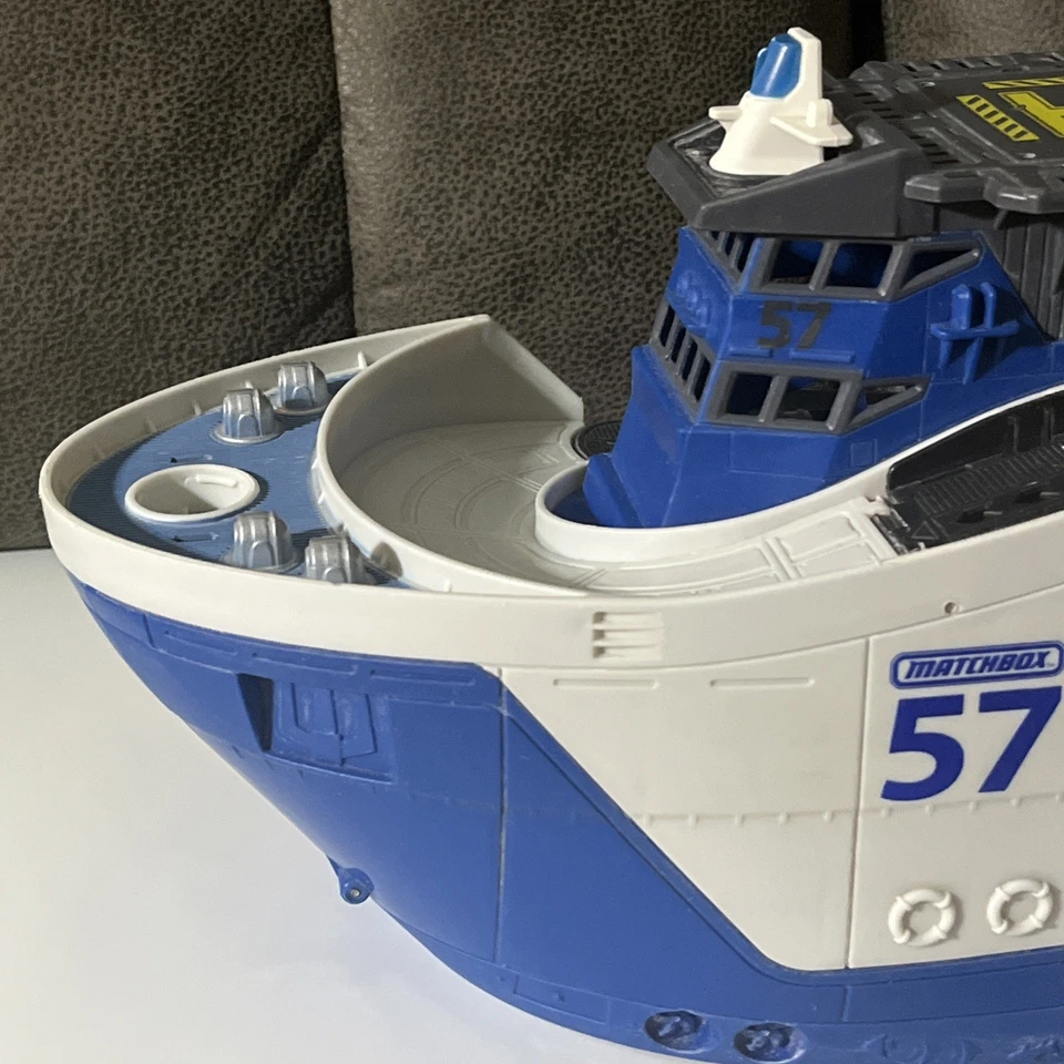 2013 Mattel Matchbox MissionMarine Rescue Shark Boat BlueBFN57 Floats & Rolls - Image 3 of 4