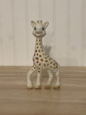 Vulli Sophie The Giraffe La Baby Natural Rubber Teether Squeaker Toy