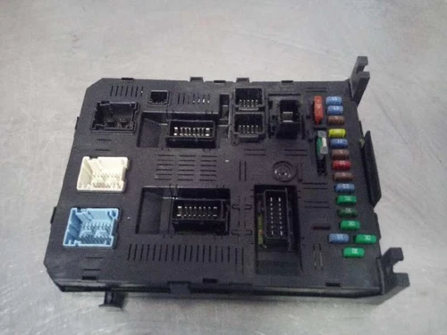 9660105680 Caja Reles/Fusibles para PEUGEOT 407 COUPÉ Pack 2006 449322 - Imagen 2 de 10