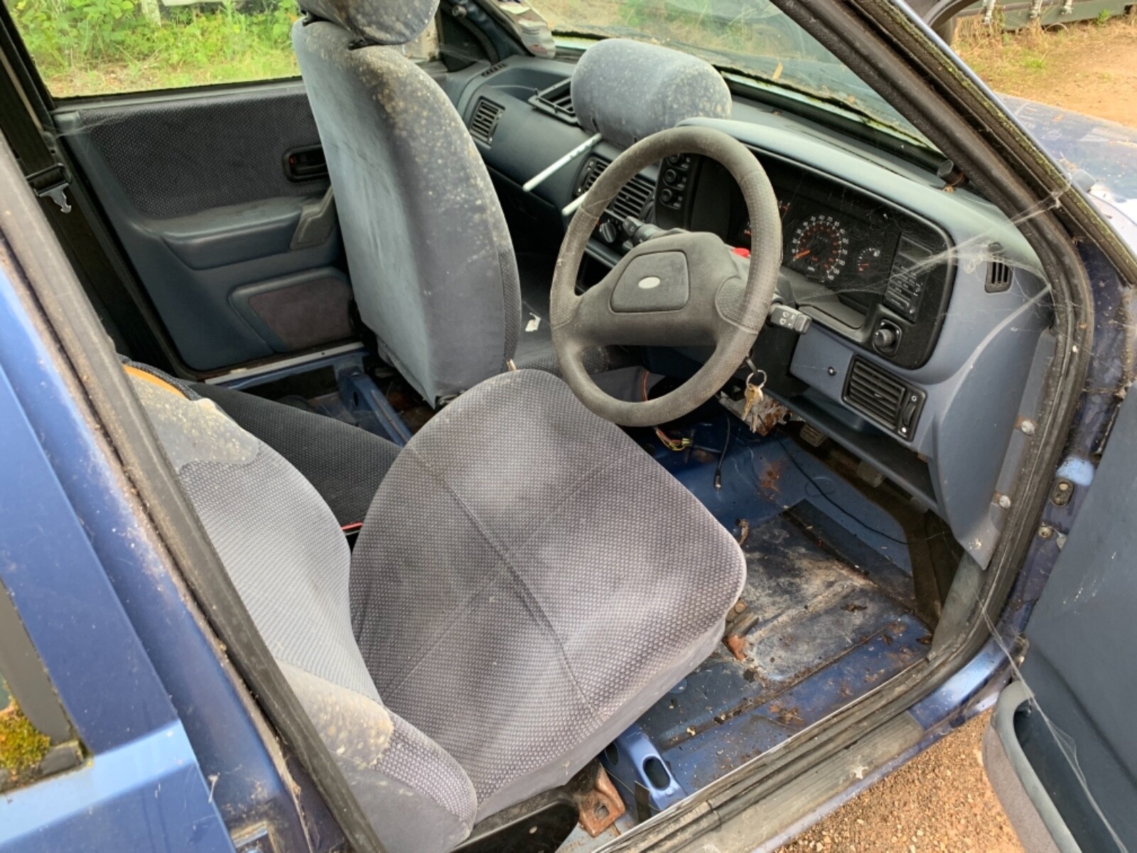 Image 5 - 1991 Ford Orion 1.6i ghia spares or repair project barn find