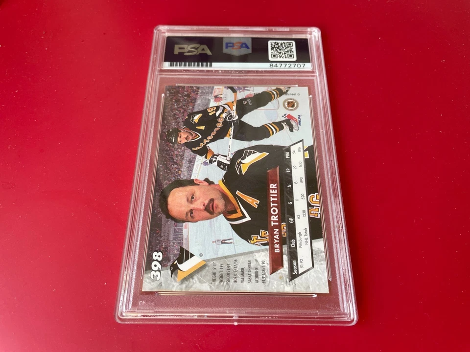 Bryan Trottier Penguins HOF  1993-94 Fleer Ultra Card Signed Auto PSA/DNA - Image 2 of 2