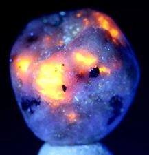 YOOPERLITE SODALITE Fluorescent Crystal Mineral Specimen Beach Rock MICHIGAN