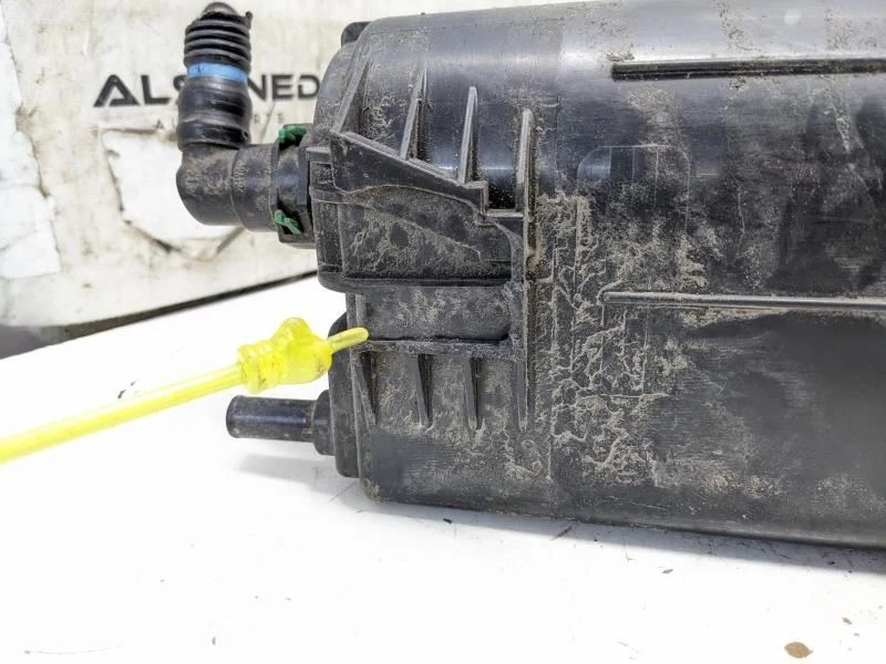 Bote de emisiones evaporador de vapor de combustible Toyota Prius 2016-2022 77740-47110 *ReaD Foto 2 de 4