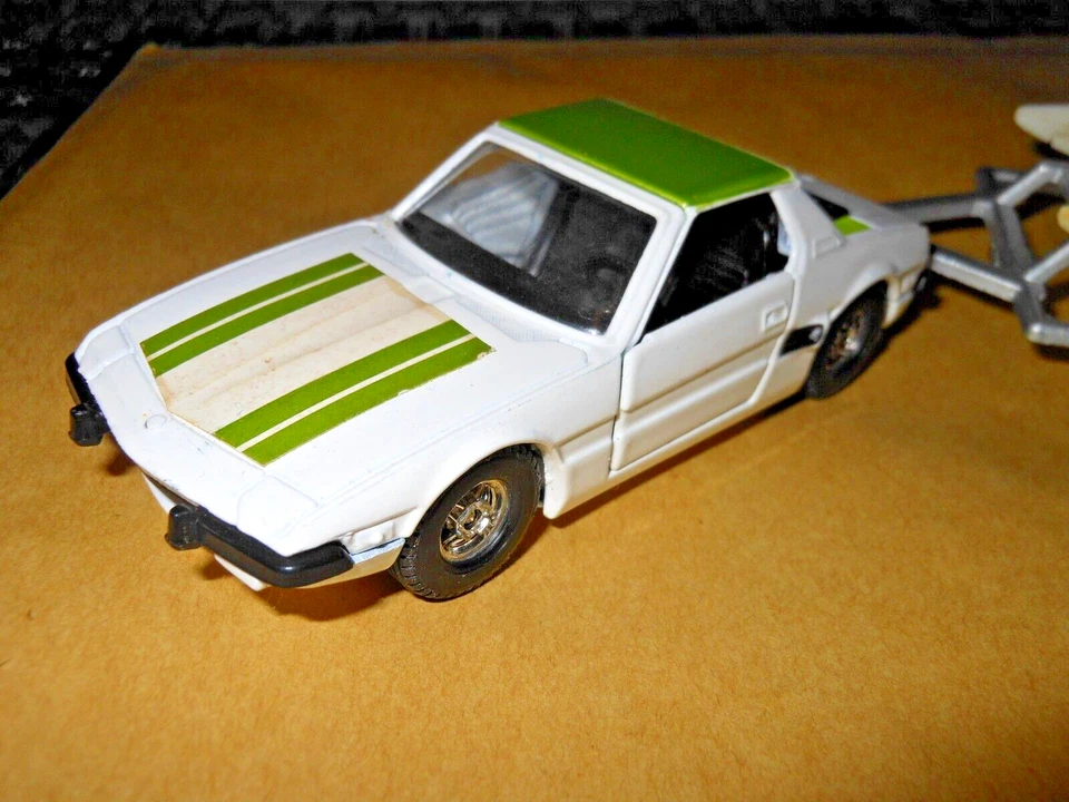 CORGI FIAT XI/9 Rimorchio con Barca Auto 15 CARLSBERG Lager Gran Bretagna 1:36 - Immagine 2 di 4