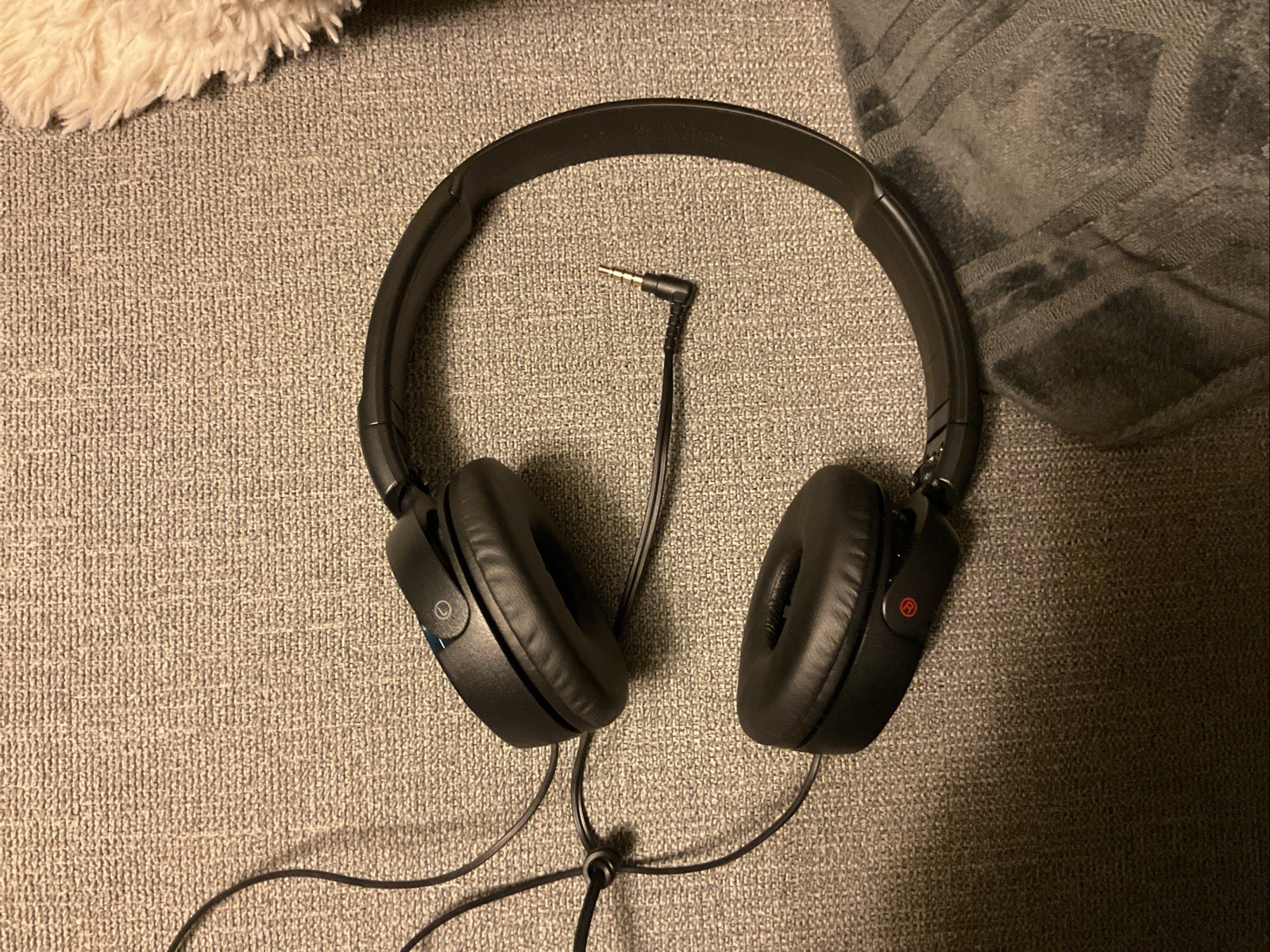 Sony Headphones With Noise Cancellation By Up To 95%, With Great Conditions