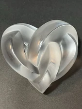 Lalique France Coeur Crystal Knot Entwined Heart Frosted Paperweight Signed 3”
