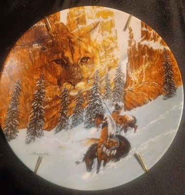 Canyon Of The Cat 8'' Round Plate W/Wall Hanger 