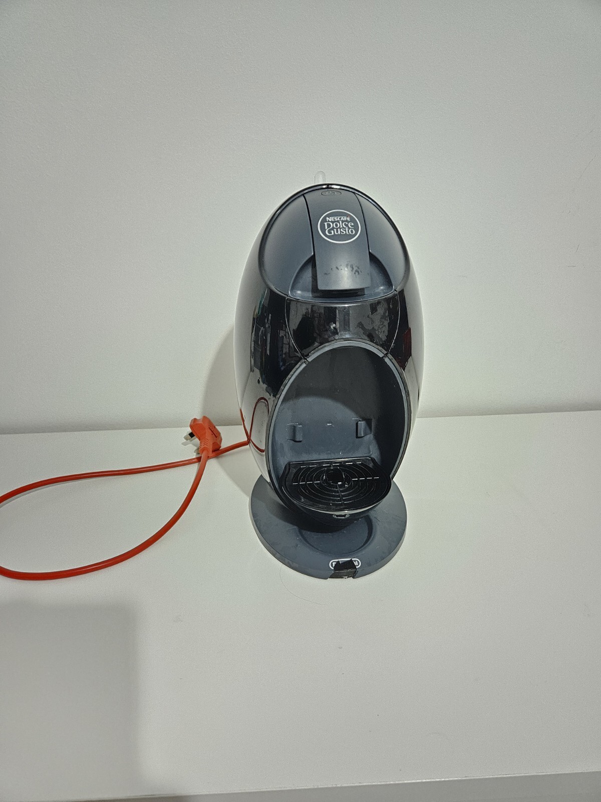 DeLonghi EDG250 B Nescafé Dolce Gusto Coffee Pod Drinks Capsule Machine