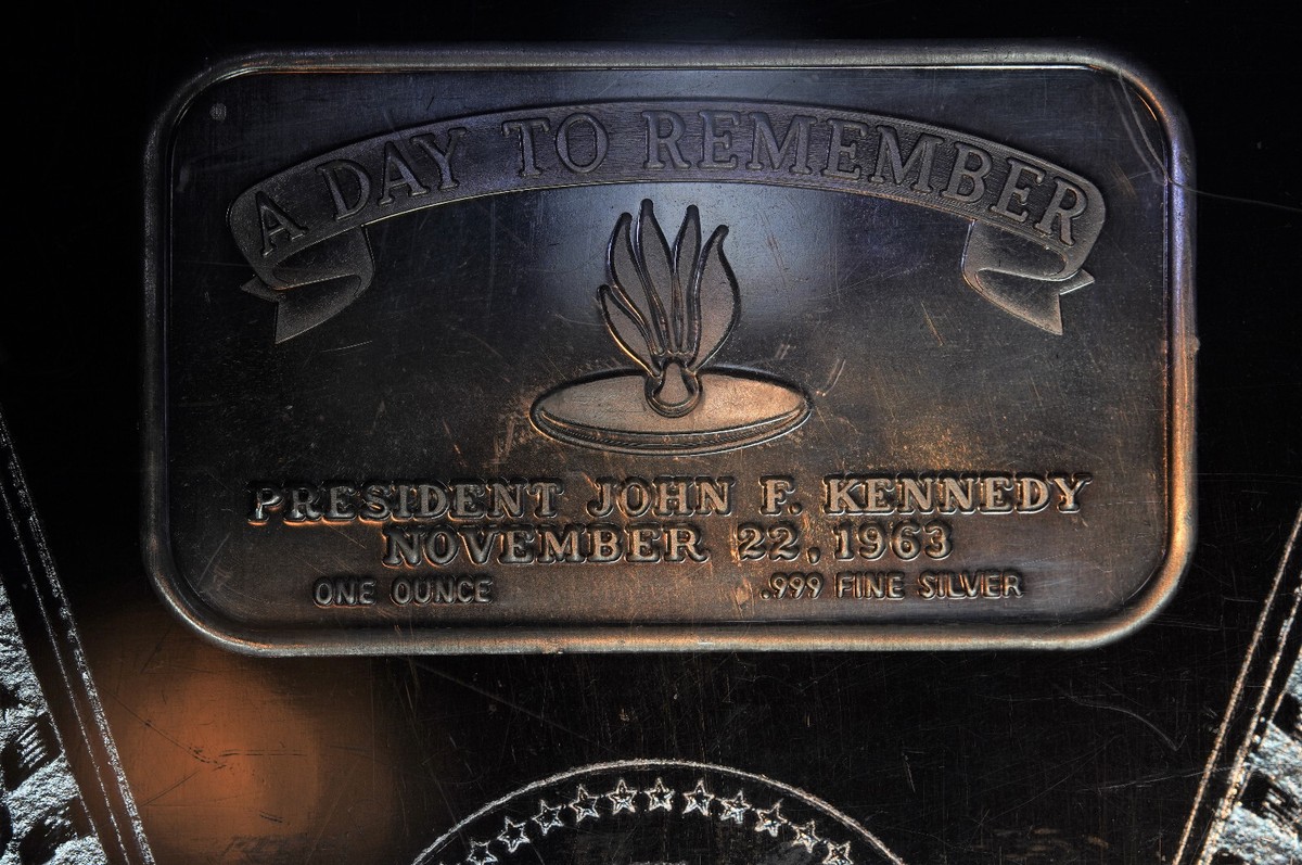 John F Kennedy Day to Remember November 2 1963 1oz 999 FINE Silver