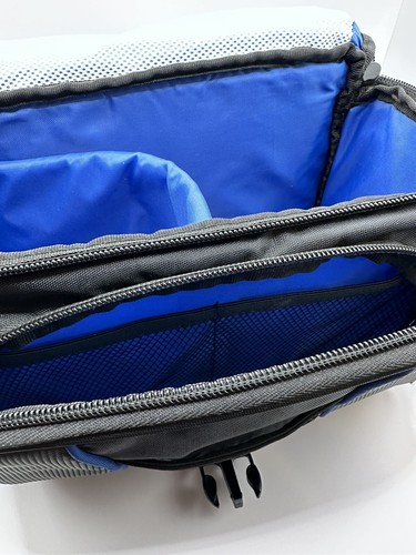 Case Logic Camera Soft Bag Case Black/Blue Nylon Zippered bag - Blue Interior - Picture 4 of 9