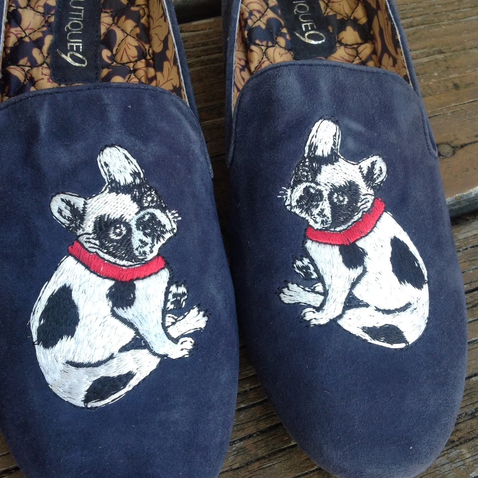 Zapatos planos Boutique 9 Boston Terrier de gamuza azul sin cordones para mujer talla 8 tacón con tachuelas Foto 3 de 4