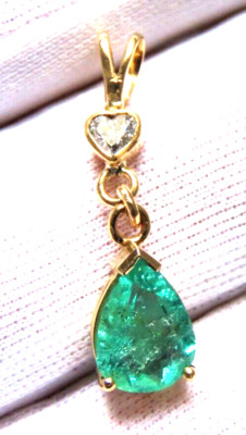 Colgante de esmeralda talla PERA con diamante talla CORAZON en oro 18 cts