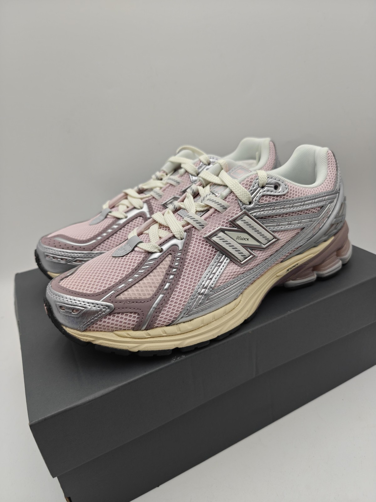 New Balance 1906R Shoes Mens Size 9.5 Pink Grey Mesh Running U1906RNF Sneaker thumbnail 4