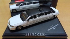 1/43 2000 Lincoln Limousine Town Car White/Black Minicar
